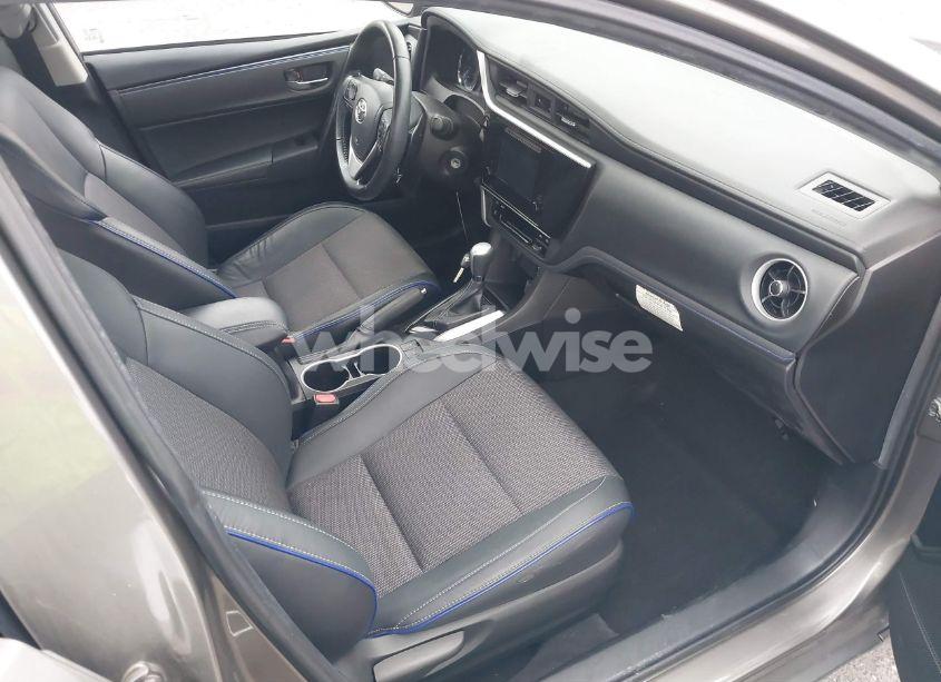 Photo 5 of 2019 Toyota Corolla SE (VIN 2T1BURHE7KC196769)