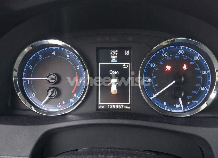 Photo 7 of 2019 Toyota Corolla SE (VIN 2T1BURHE7KC196769)