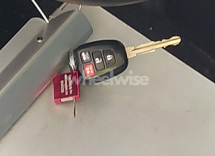 Photo 11 of 2019 Toyota Corolla LE (VIN 2T1BURHE7KC198974)