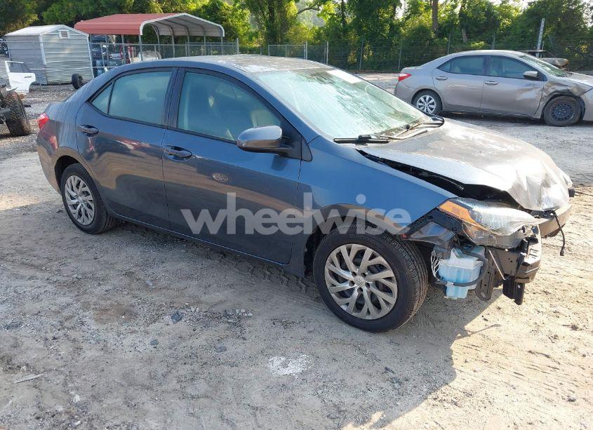 2019 Toyota Corolla LE (VIN 2T1BURHE7KC203056) main photo