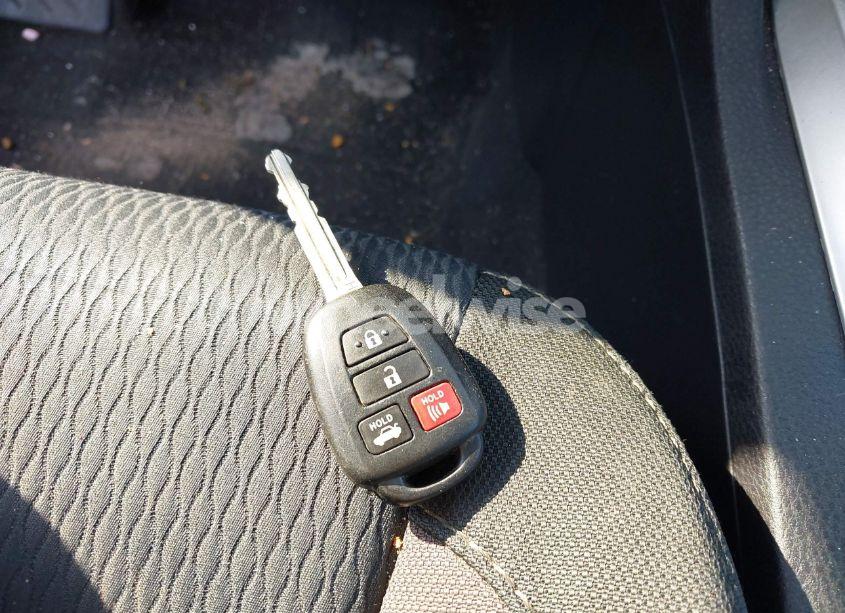 Photo 11 of 2019 Toyota Corolla LE (VIN 2T1BURHE7KC203056)