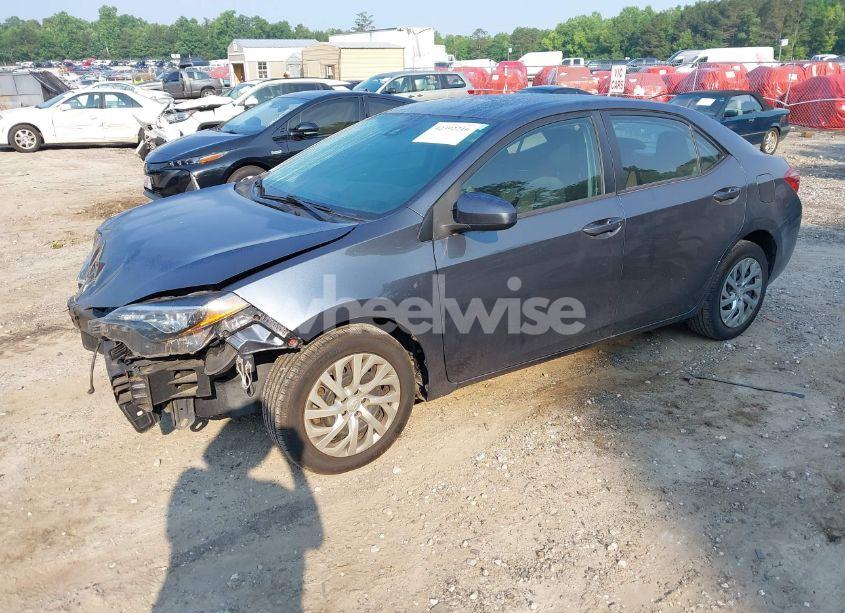 Photo 2 of 2019 Toyota Corolla LE (VIN 2T1BURHE7KC203056)
