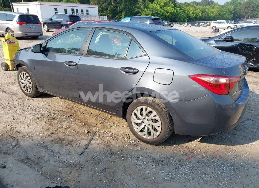 Photo 3 of 2019 Toyota Corolla LE (VIN 2T1BURHE7KC203056)