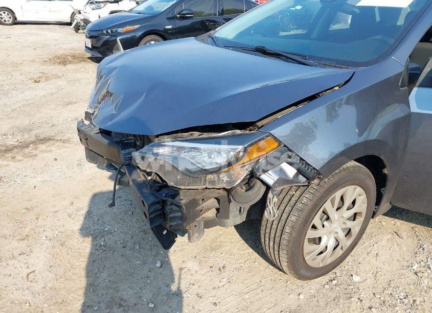 Photo 6 of 2019 Toyota Corolla LE (VIN 2T1BURHE7KC203056)