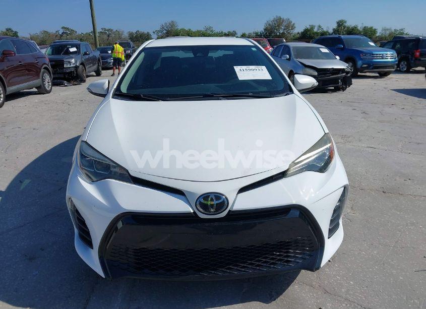 Photo 12 of 2019 Toyota Corolla SE (VIN 2T1BURHE7KC208113)