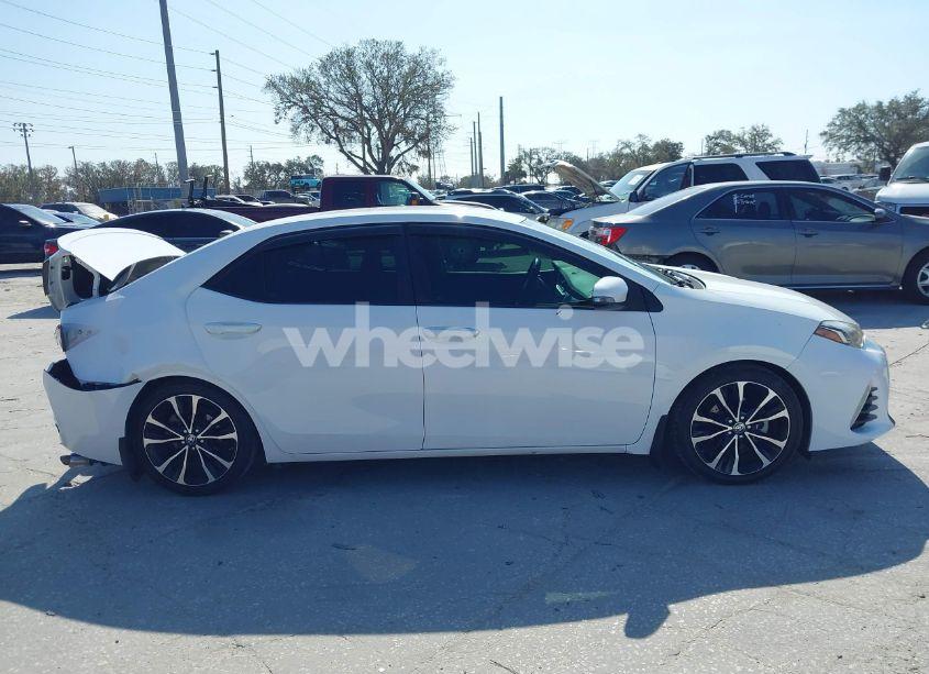 Photo 13 of 2019 Toyota Corolla SE (VIN 2T1BURHE7KC208113)