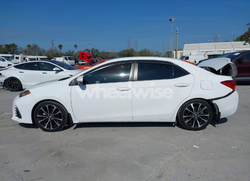 Photo 14 of 2019 Toyota Corolla SE (VIN 2T1BURHE7KC208113)