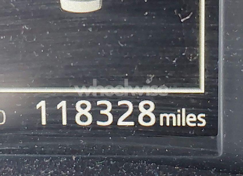 Photo 15 of 2019 Toyota Corolla SE (VIN 2T1BURHE7KC208113)