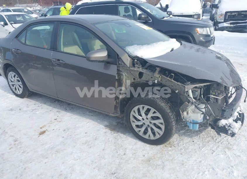 Photo 13 of 2019 Toyota Corolla LE (VIN 2T1BURHE7KC209603)