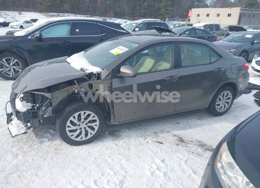 Photo 14 of 2019 Toyota Corolla LE (VIN 2T1BURHE7KC209603)