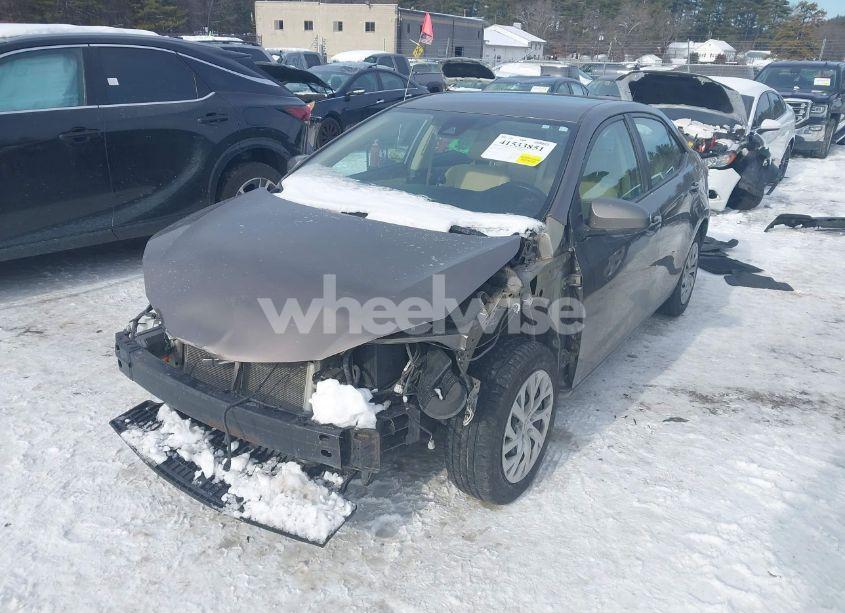 Photo 2 of 2019 Toyota Corolla LE (VIN 2T1BURHE7KC209603)