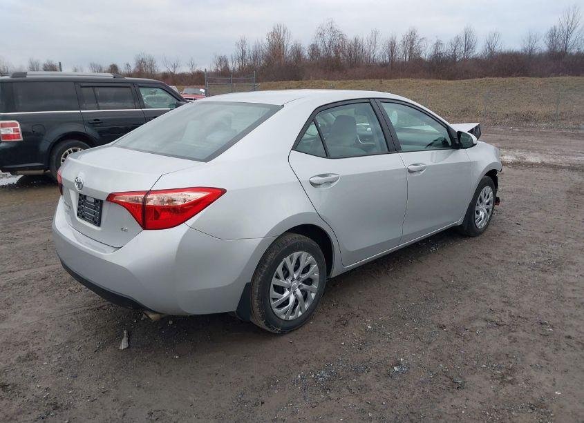 Photo 4 of 2019 Toyota Corolla LE (VIN 2T1BURHE7KC212629)