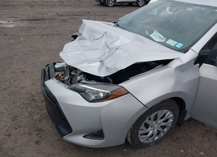 Photo 6 of 2019 Toyota Corolla LE (VIN 2T1BURHE7KC212629)
