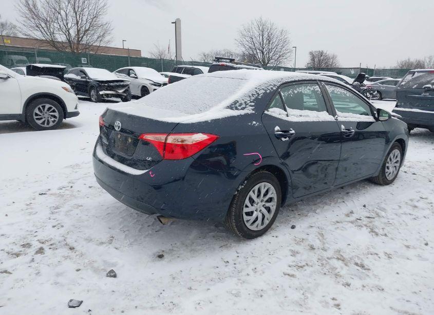 Photo 4 of 2019 Toyota Corolla LE (VIN 2T1BURHE7KC212680)