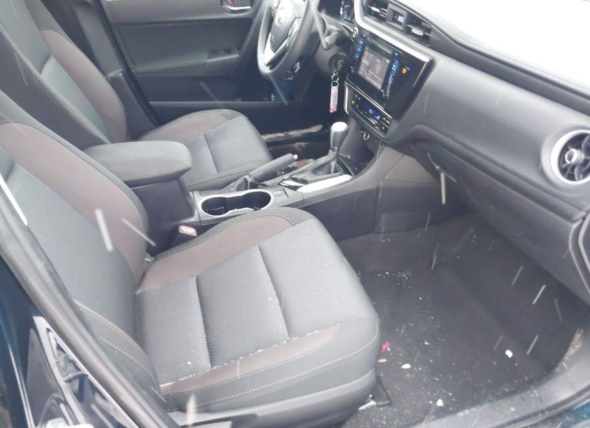 Photo 5 of 2019 Toyota Corolla LE (VIN 2T1BURHE7KC212680)