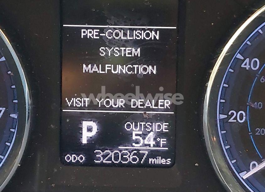 Photo 15 of 2019 Toyota Corolla LE (VIN 2T1BURHE7KC240947)