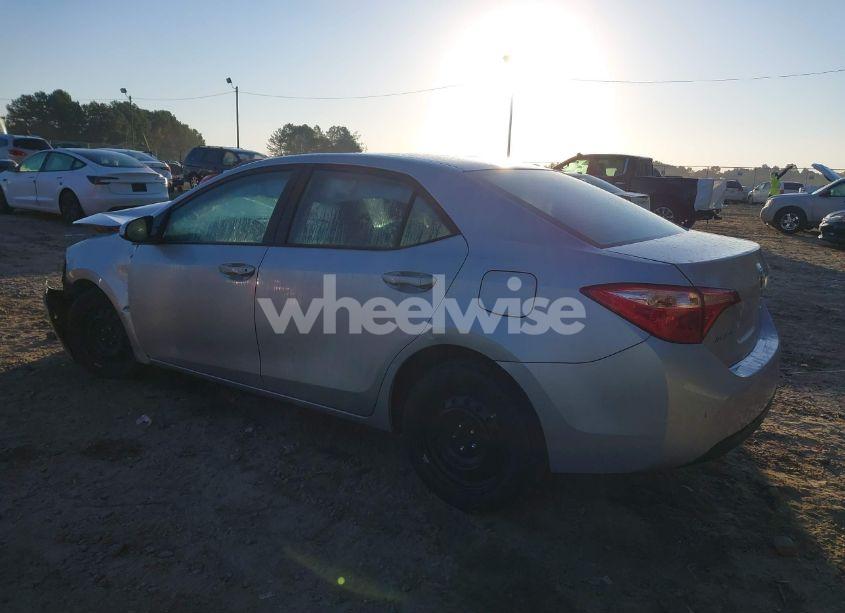 Photo 3 of 2019 Toyota Corolla LE (VIN 2T1BURHE7KC240947)