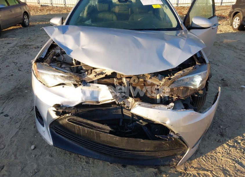 Photo 6 of 2019 Toyota Corolla LE (VIN 2T1BURHE7KC240947)