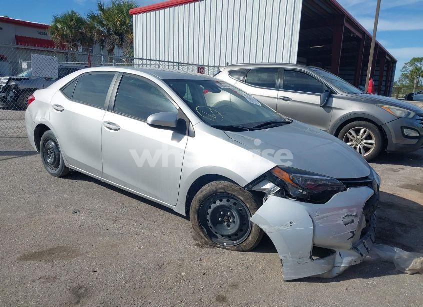 2019 Toyota Corolla LE (VIN 2T1BURHE7KC246733) main photo