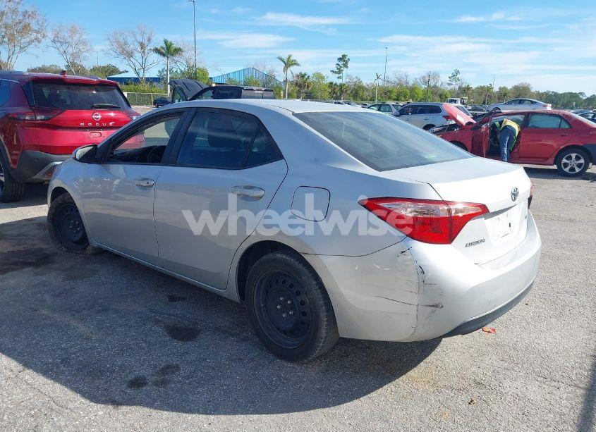 Photo 3 of 2019 Toyota Corolla LE (VIN 2T1BURHE7KC246733)