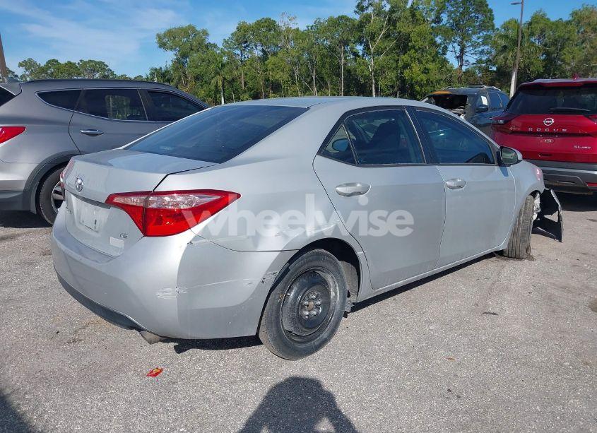 Photo 4 of 2019 Toyota Corolla LE (VIN 2T1BURHE7KC246733)