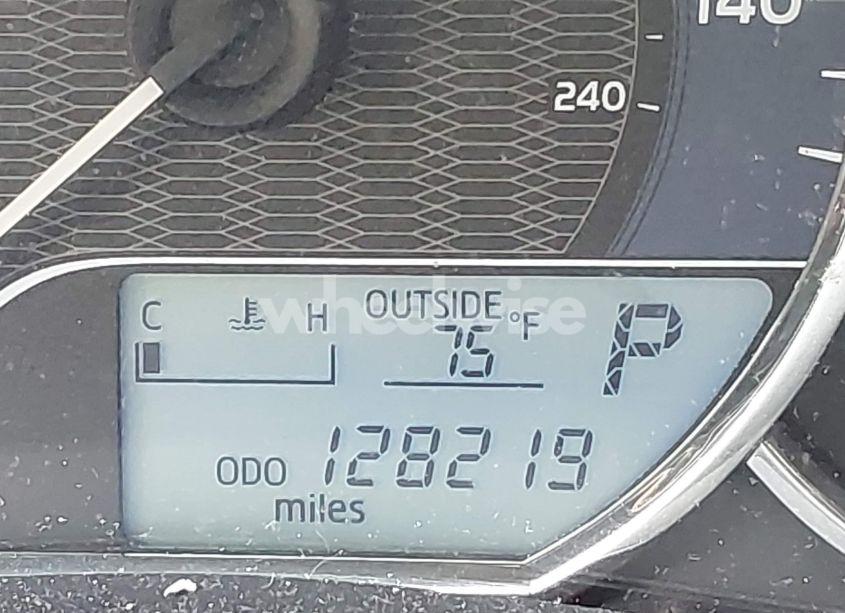 Photo 15 of 2014 Toyota Corolla LE (VIN 2T1BURHE8EC031138)