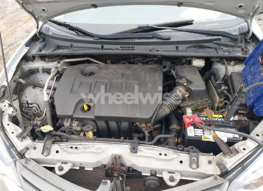 Photo 10 of 2014 Toyota Corolla LE (VIN 2T1BURHE8EC133541)