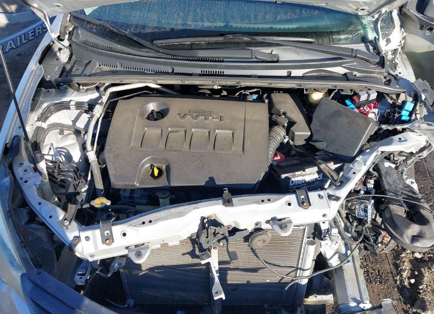 Photo 10 of 2015 Toyota Corolla LE (VIN 2T1BURHE8FC238436)