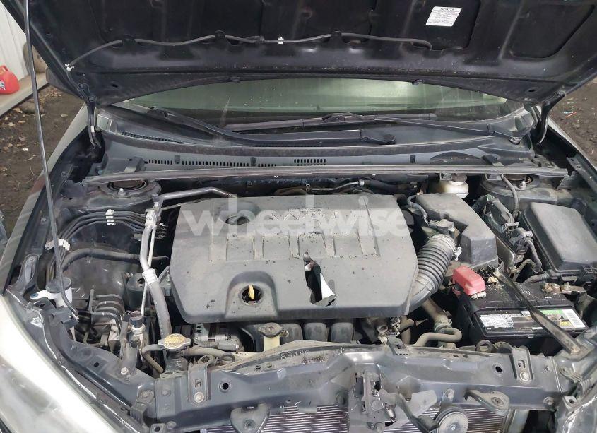 Photo 10 of 2015 Toyota Corolla LE (VIN 2T1BURHE8FC257813)