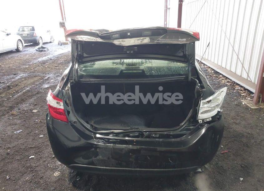 Photo 16 of 2015 Toyota Corolla LE (VIN 2T1BURHE8FC257813)