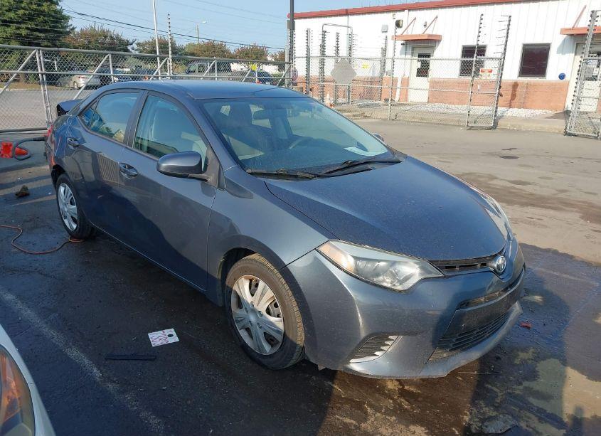 2015 Toyota Corolla LE (VIN 2T1BURHE8FC267919) main photo