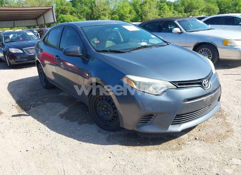 2015 Toyota Corolla LE (VIN 2T1BURHE8FC270514) main photo