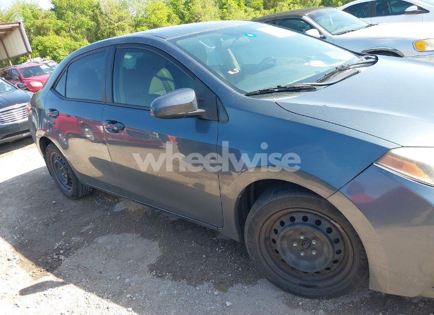 Photo 13 of 2015 Toyota Corolla LE (VIN 2T1BURHE8FC270514)