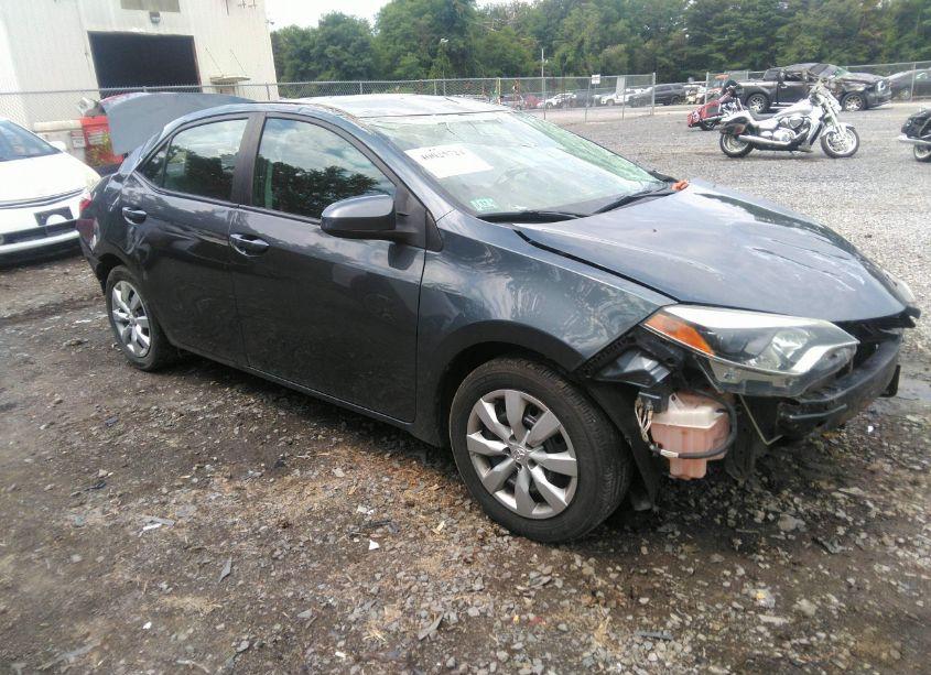 2015 Toyota Corolla LE (VIN 2T1BURHE8FC271811) main photo