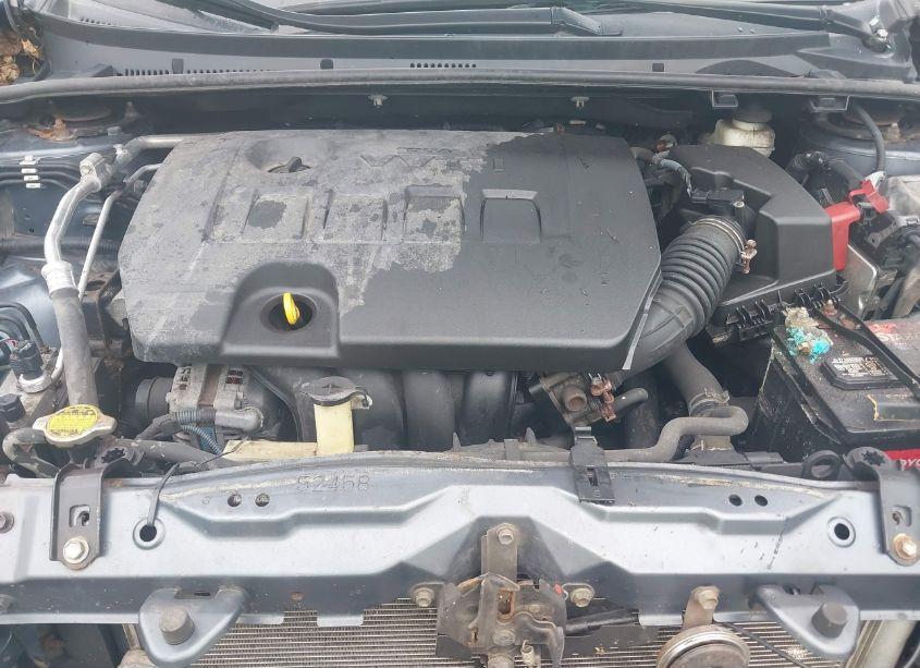 Photo 10 of 2015 Toyota Corolla LE (VIN 2T1BURHE8FC271811)