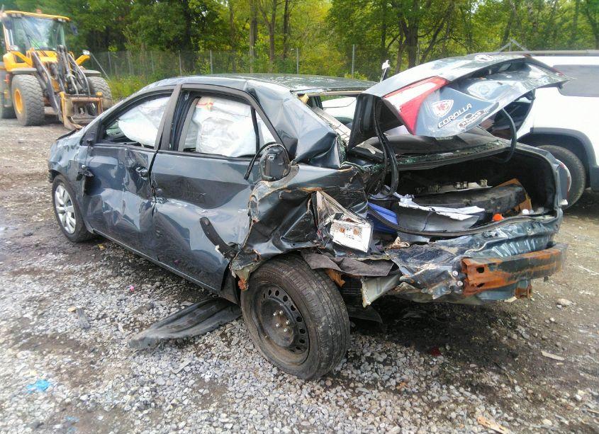 Photo 3 of 2015 Toyota Corolla LE (VIN 2T1BURHE8FC271811)