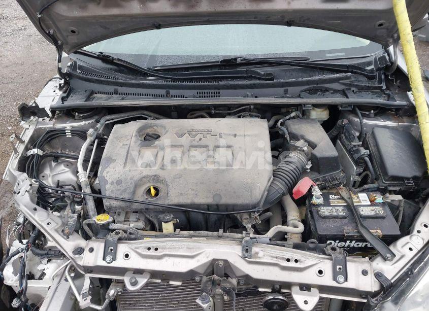 Photo 10 of 2015 Toyota Corolla LE (VIN 2T1BURHE8FC275793)