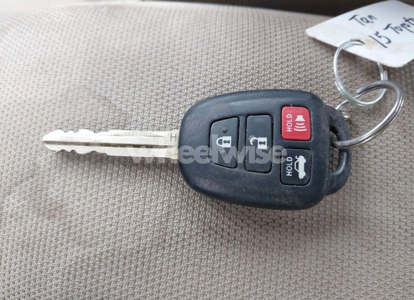 Photo 11 of 2015 Toyota Corolla LE (VIN 2T1BURHE8FC275793)