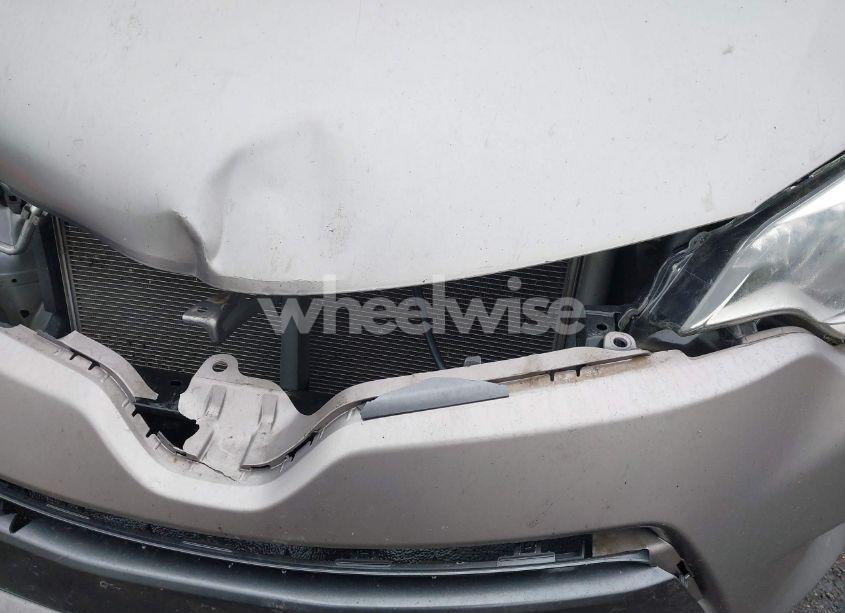 Photo 19 of 2015 Toyota Corolla LE (VIN 2T1BURHE8FC275793)