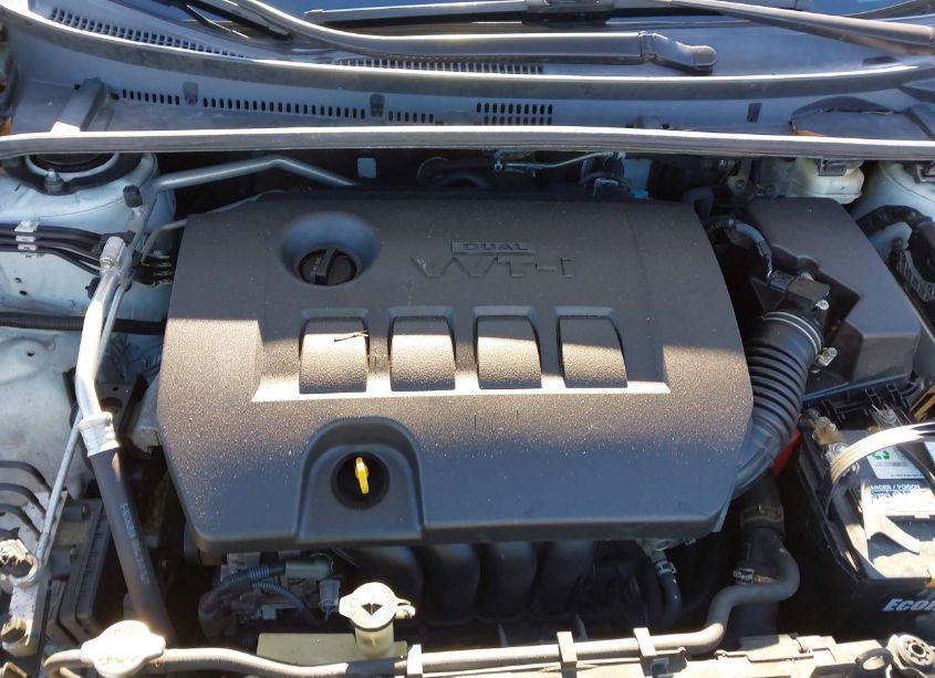 Photo 10 of 2015 Toyota Corolla LE (VIN 2T1BURHE8FC277401)