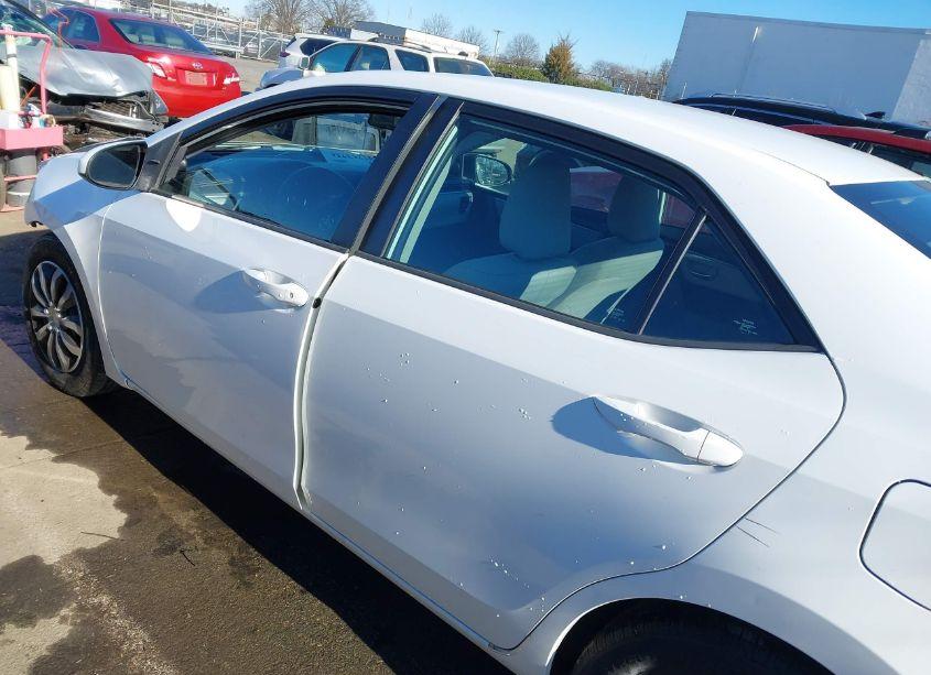 Photo 14 of 2015 Toyota Corolla LE (VIN 2T1BURHE8FC277401)