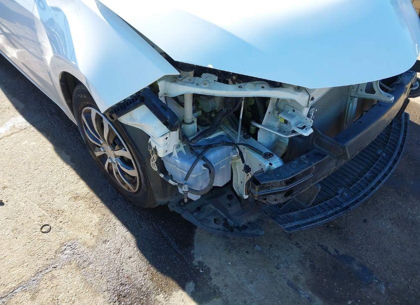 Photo 17 of 2015 Toyota Corolla LE (VIN 2T1BURHE8FC277401)