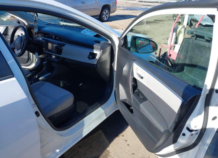 Photo 5 of 2015 Toyota Corolla LE (VIN 2T1BURHE8FC277401)