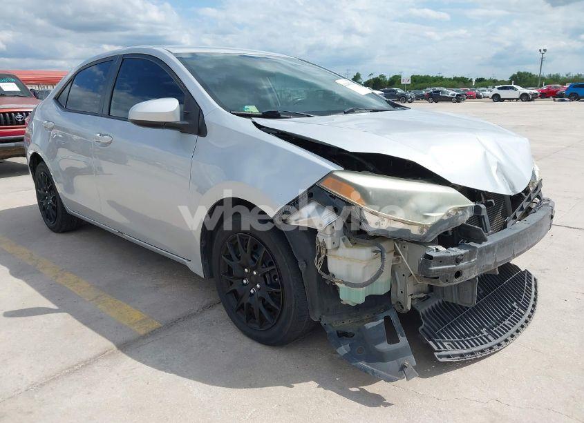 2015 Toyota Corolla LE (VIN 2T1BURHE8FC308002) main photo