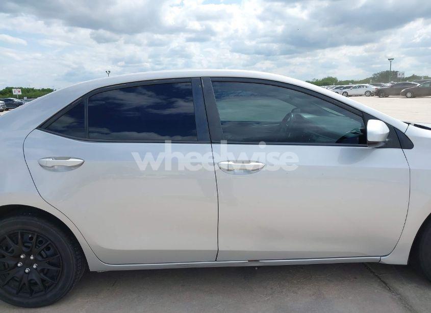 Photo 14 of 2015 Toyota Corolla LE (VIN 2T1BURHE8FC308002)