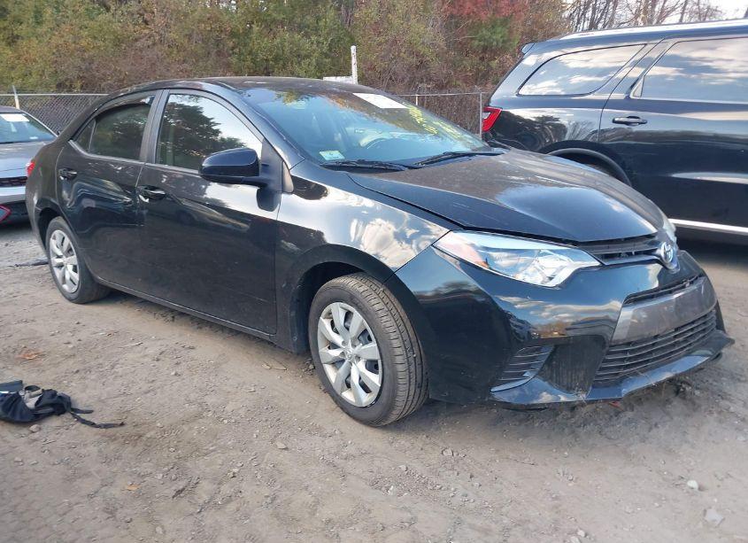 2015 Toyota Corolla LE (VIN 2T1BURHE8FC311059) main photo