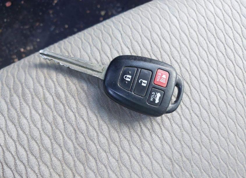 Photo 11 of 2015 Toyota Corolla LE (VIN 2T1BURHE8FC311059)