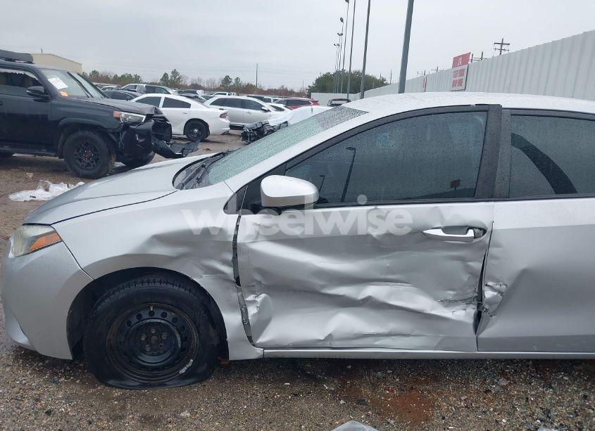 Photo 6 of 2015 Toyota Corolla L (VIN 2T1BURHE8FC325673)