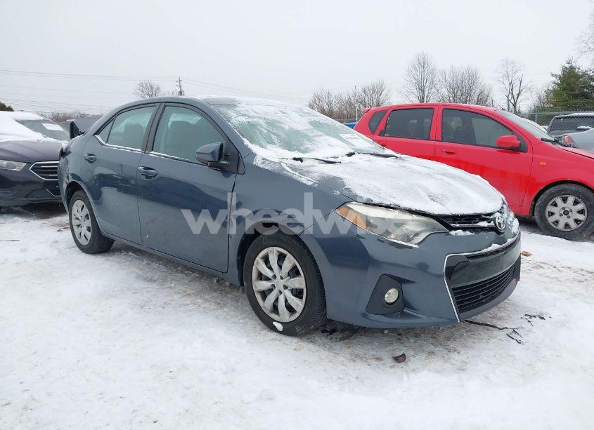 2015 Toyota Corolla LE (VIN 2T1BURHE8FC365431) main photo
