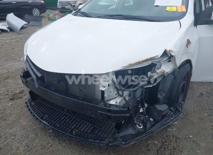 Photo 6 of 2015 Toyota Corolla L (VIN 2T1BURHE8FC368233)